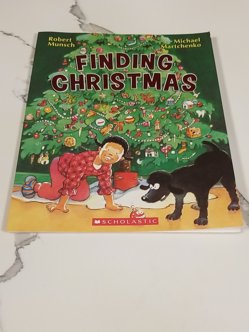 Scholastic Robert Munsch Finding Christmas Softcover book